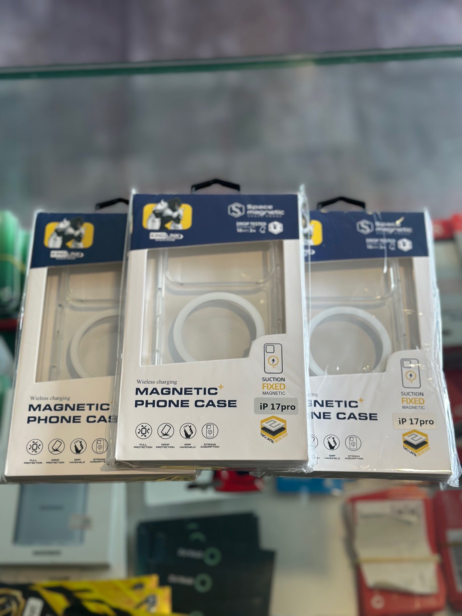 IPhone 17 PRO MAGNETIC PHONE CASE